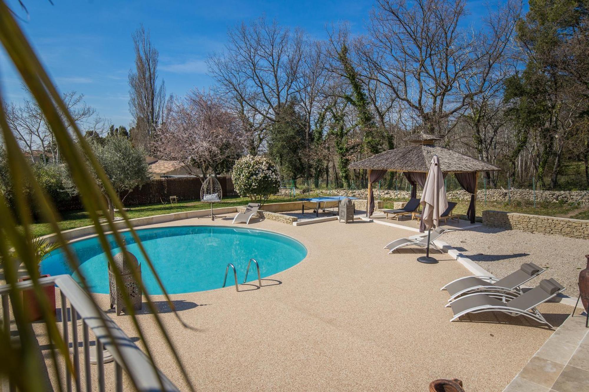 Villa El Sama-In Jacuzzi et Piscine chauffée LʼIsle-sur-la-Sorgue Exterior foto