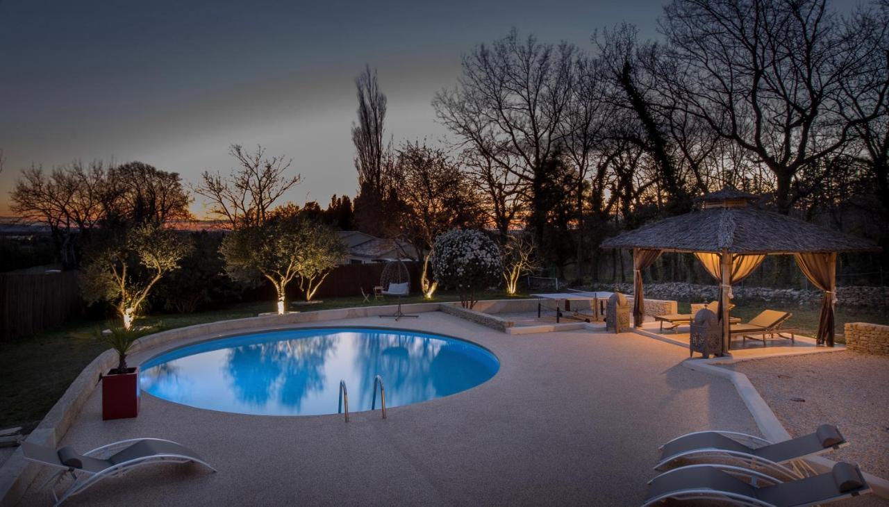 Villa El Sama-In Jacuzzi et Piscine chauffée LʼIsle-sur-la-Sorgue Exterior foto